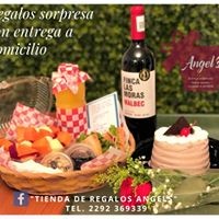 DESAYUNO CON VINO Y PASTEL